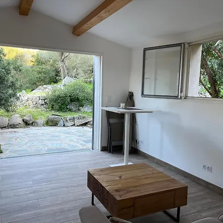 La Campagne Au Bord De La 펜션 포르토베쉬오